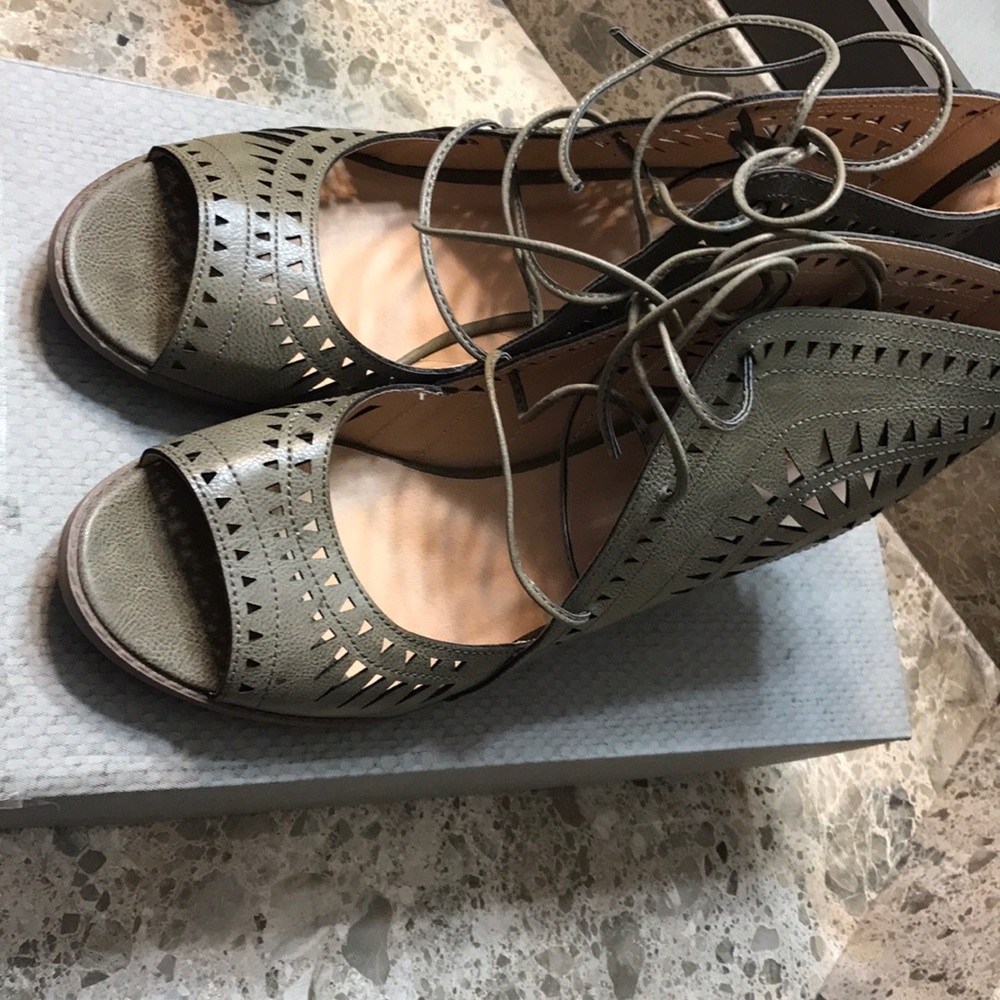 Shoes new , never worn